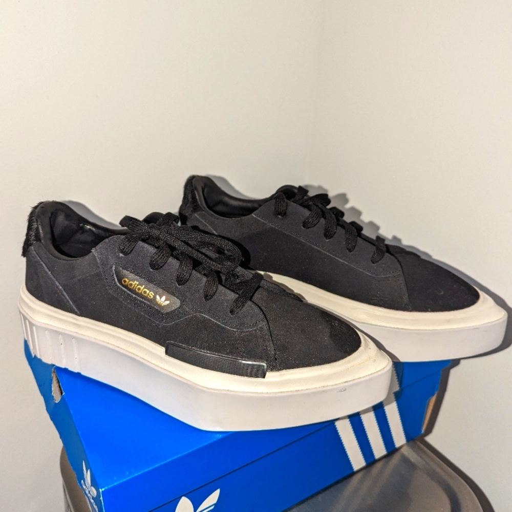 Hypersleek adidas pointy shoes sz 7.5